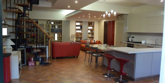 Rif. 01/23 VENDESI BELLISSIMA VILLA SEMINDIPENDENTE