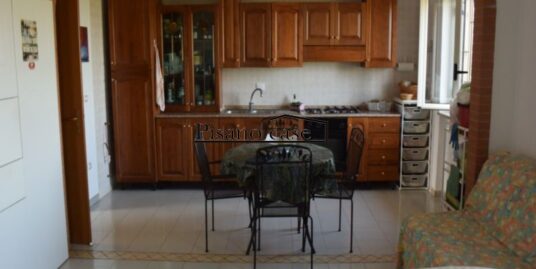 Rif. 201/25 VENDESI BELLISSIMA VILLA INDIPENDENTE IMMERSA NEL VERDE