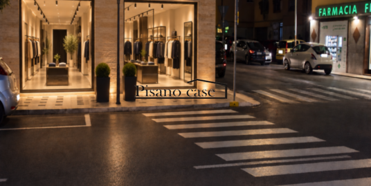 Rif. 12/26 AFFITTASI MAGAZZINO COMMERCIALE IN PIENO CENTRO